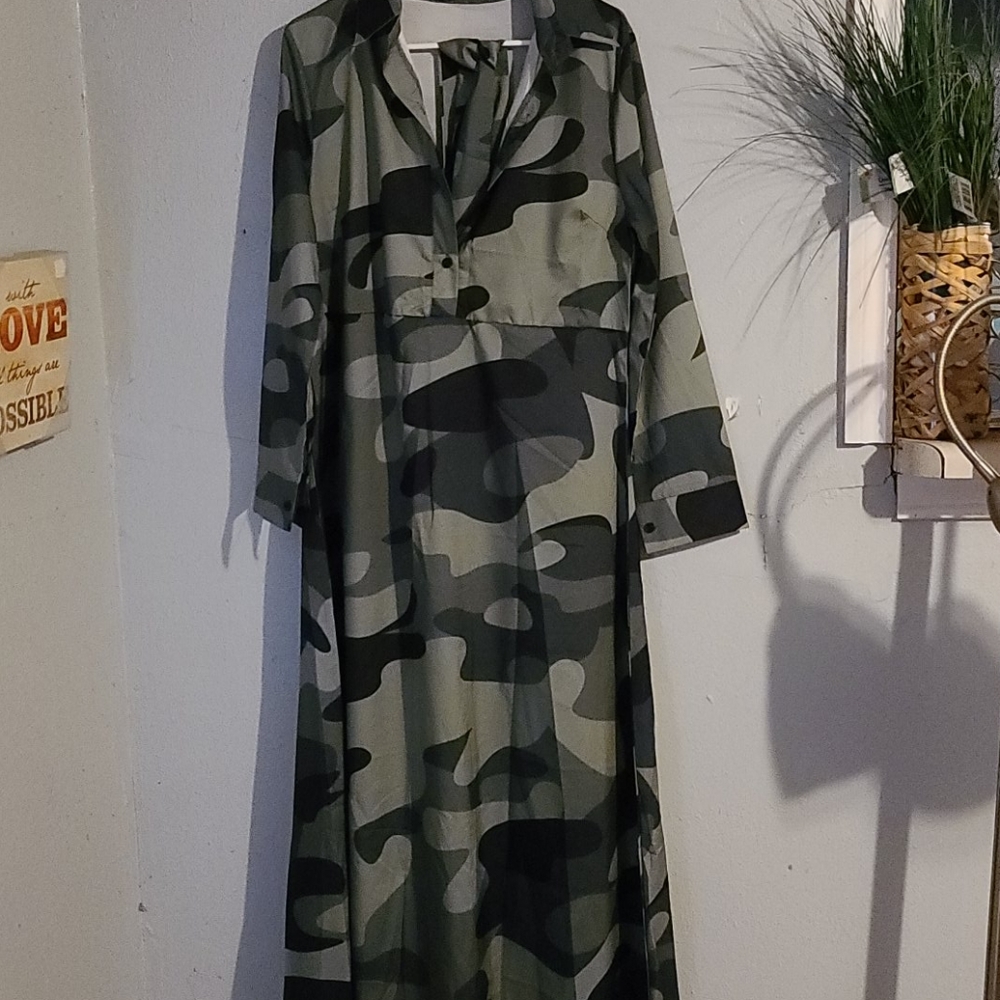 Dress - Picture 2 of 3